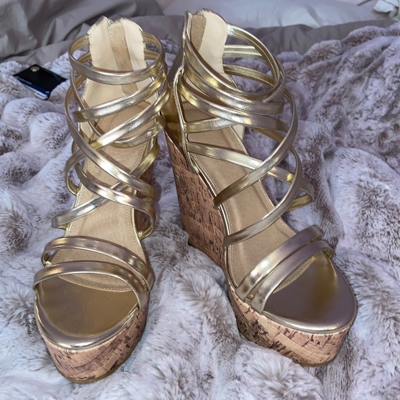 gold wedges